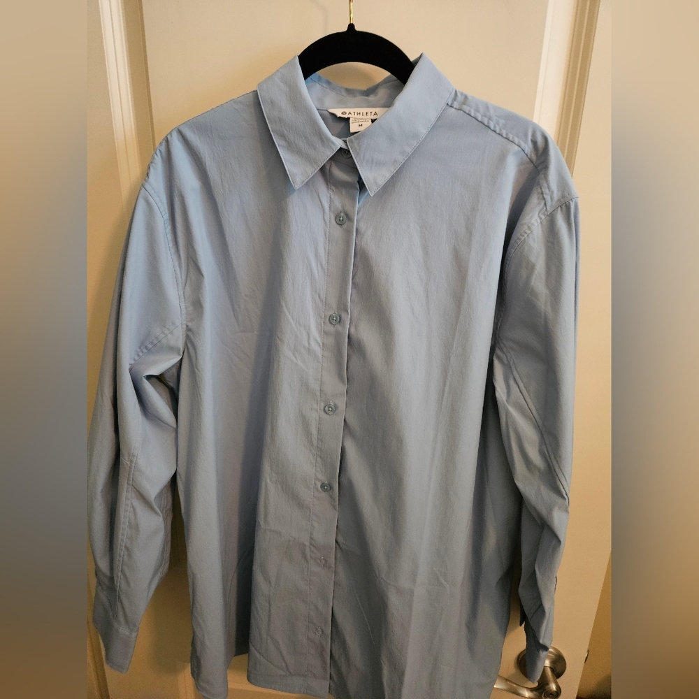 Chicos no iron 3/4 Sleeve Stretch Shirt Blue Chicos Size 2/Large NWOT